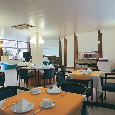 ホテル Dourada 3*